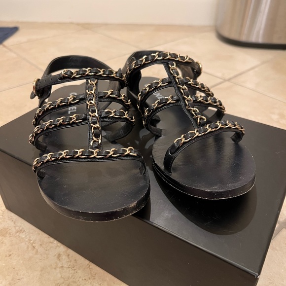 Chanel Chain Flat Sandals - Picture 2 of 11